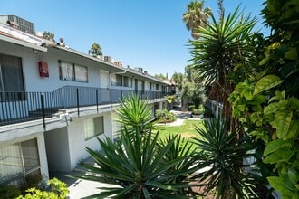 18400 Prairie Street in Northridge, CA - Building Photo - Building Photo