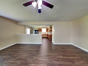 2162 Turning Leaf Dr in Franklin, IN - Foto de edificio - Building Photo