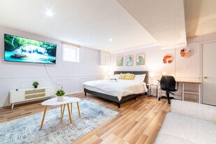 102 Northmanor Crescent in Kitchener, ON - Building Photo