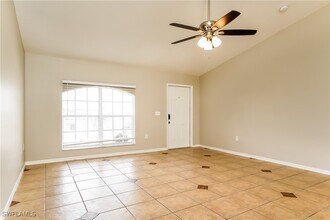 2035 NE 8th Pl in Cape Coral, FL - Building Photo - Building Photo