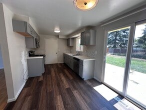 313 Catherine Ct W in Monmouth, OR - Building Photo - Building Photo