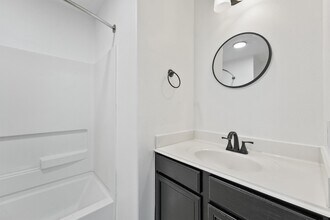 7010 Dahlia Rd in Baytown, TX - Building Photo - Building Photo