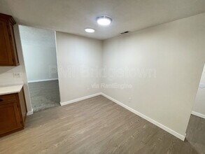 5133 SW Timbergrove St in Lake Oswego, OR - Building Photo - Building Photo