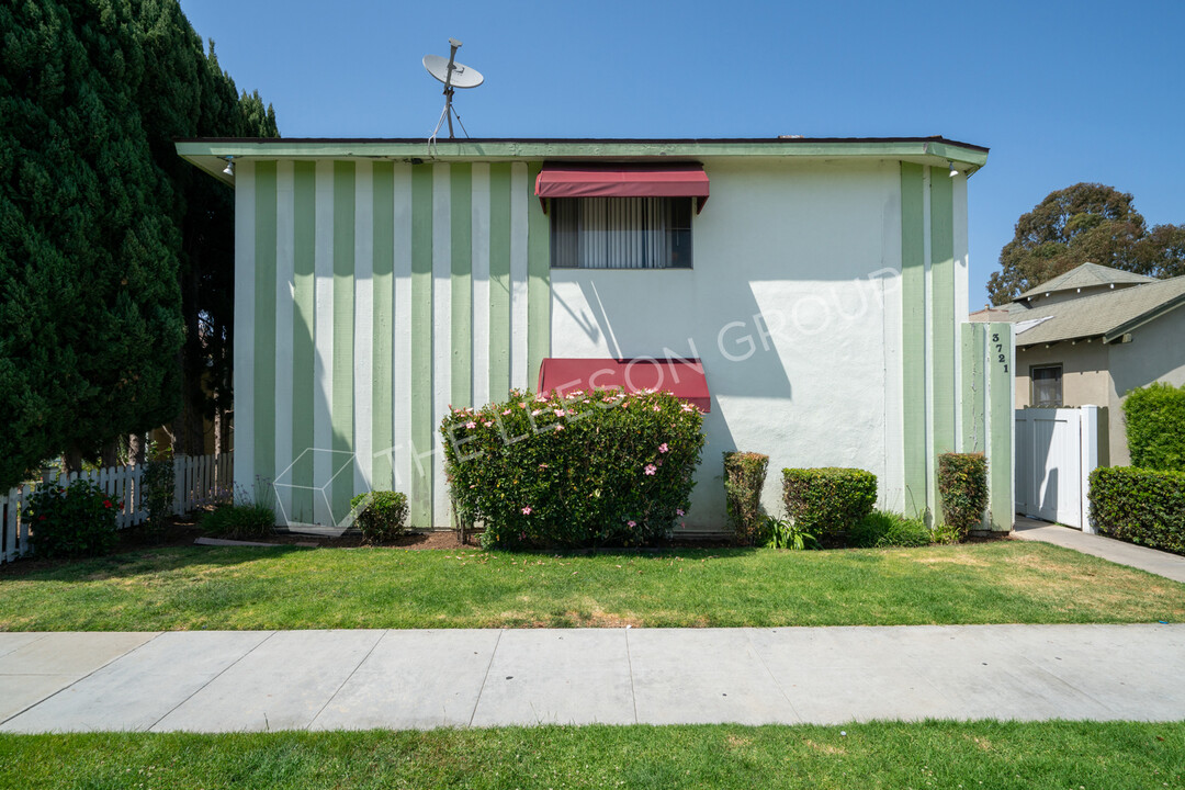 3723 E 8th St in Long Beach, CA - Building Photo