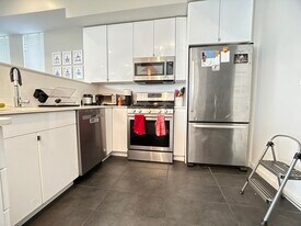 8 Greylock Rd in Boston, MA - Building Photo