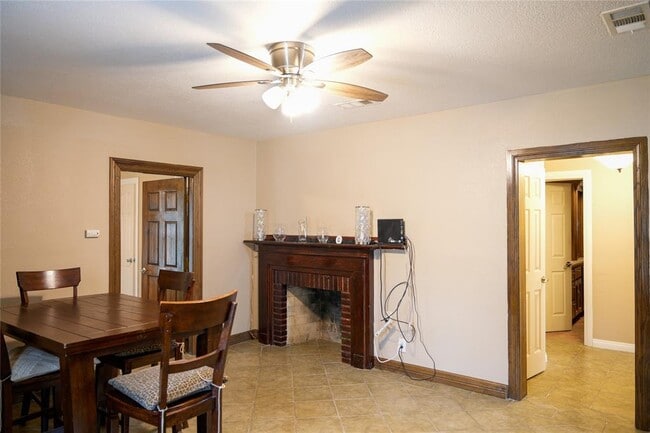 4327 Ursuline St in Galveston, TX - Building Photo - Building Photo