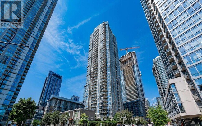 property at 10-510 Navy Wharf Ct