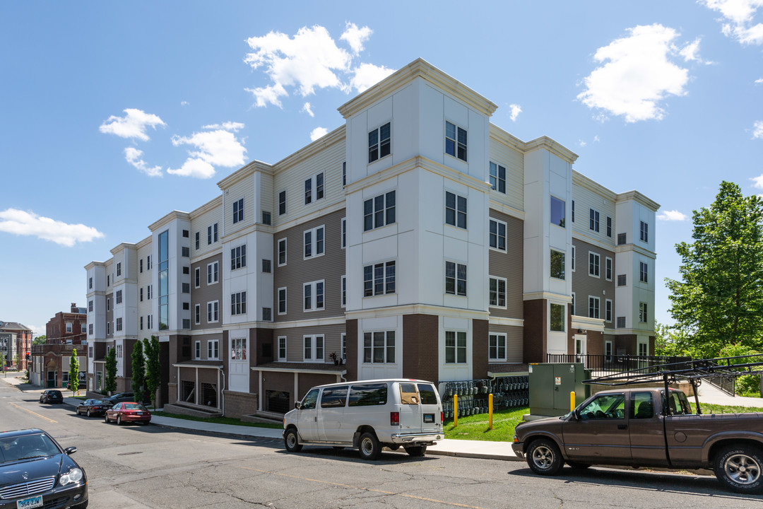 Westgate Apartments in Bridgeport, CT - Foto de edificio