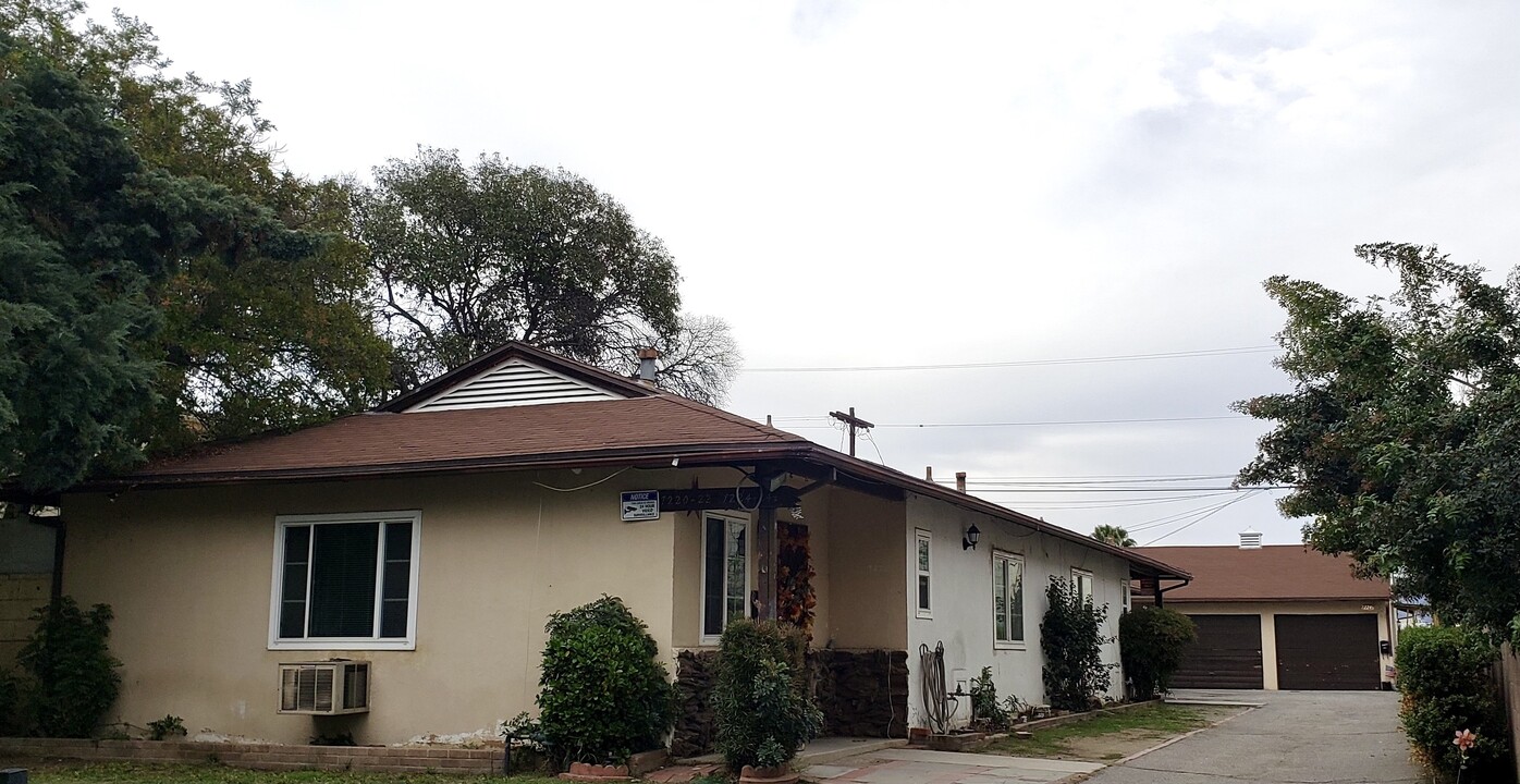 7220 Allott Ave in Van Nuys, CA - Building Photo