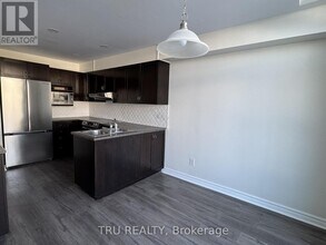 247 Hunterbrook St in Ottawa, ON - Building Photo - Building Photo