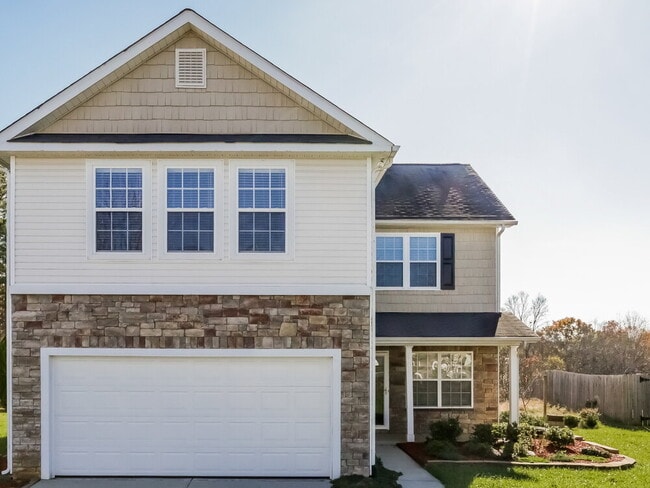 property at 3043 Clover Rd NW