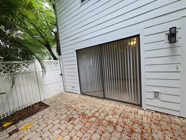 7752 Tamara Lee Ct