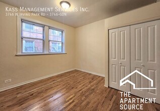3746 W Irving Park Rd in Chicago, IL - Building Photo - Building Photo