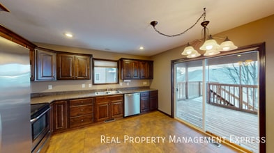 Modern 4 Bedroom 2 Bathroom Twin-Home in Tea in Tea, SD - Foto de edificio - Building Photo