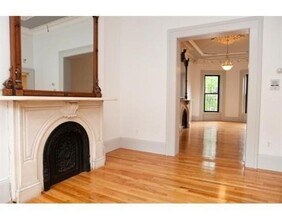 482 Massachusetts Ave, Unit 1 in Boston, MA - Building Photo - Building Photo