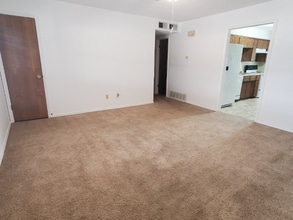 2205 S Cedar Loop in Ardmore, OK - Building Photo - Building Photo