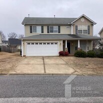 18 Whitethorn Ln in Greenville, SC - Building Photo