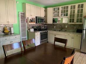 103 S Cliff St in Ansonia, CT - Building Photo - Building Photo