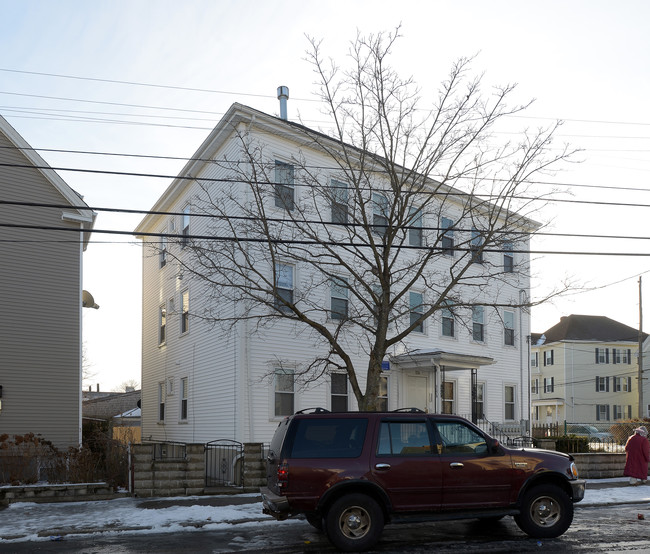 136 Thompson St in New Bedford, MA - Building Photo - Building Photo