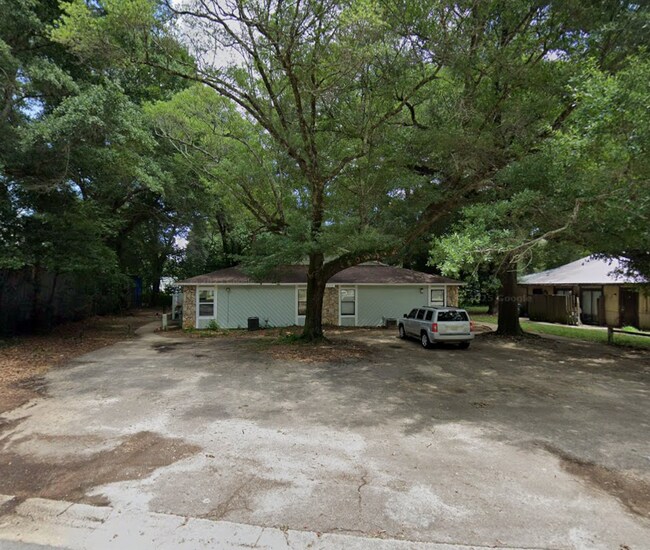 6832 Tiki Ln in Pensacola, FL - Building Photo - Building Photo