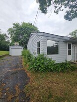 915 Getty St in Elgin, IL - Building Photo