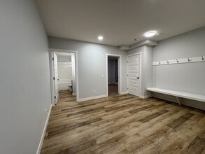 8049 Cedric Mah Rd in Edmonton, AB - Building Photo - Building Photo