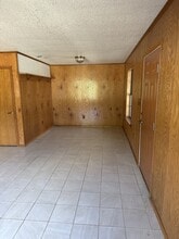 110 N Crockett St in Edgewood, TX - Foto de edificio - Building Photo