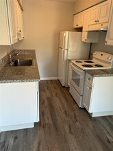 Heatherwood Apartments in Sacramento, CA - Building Photo - Building Photo