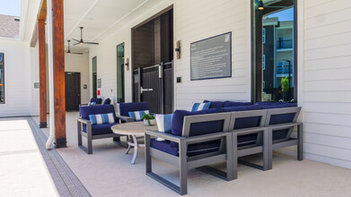 The Waters at West Village in Scott, LA - Foto de edificio - Building Photo
