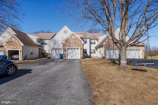 556 Cork Cir in West Chester, PA - Building Photo - Building Photo