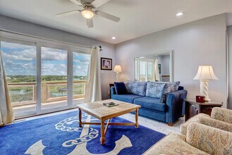 1411 New River Inlet Rd in North Topsail Beach, NC - Foto de edificio - Building Photo