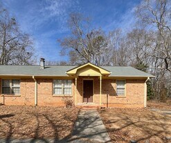 152 Hidden Hill Rd in Spartanburg, SC - Building Photo