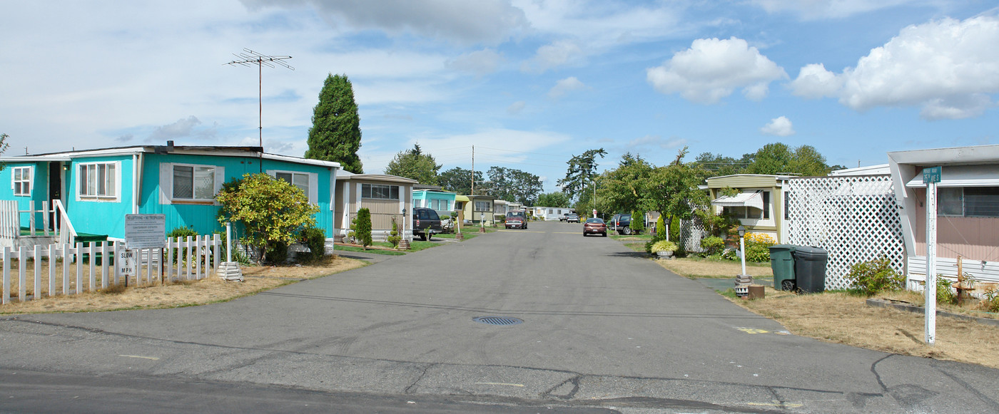 Canterbury Estates Mobile Home Park in Tacoma, WA - Building Photo