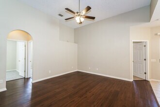 18217 Brookpark Dr in Tampa, FL - Building Photo - Building Photo