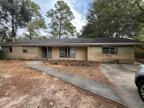 211 Henderson St in Statesboro, GA - Building Photo - Building Photo