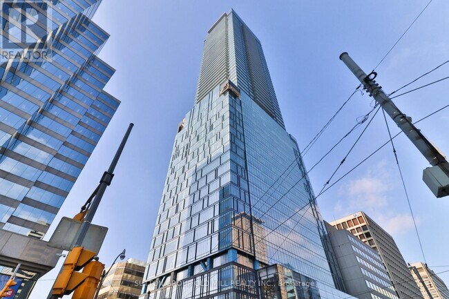 488-3488 University Ave in Toronto, ON - Building Photo - Building Photo