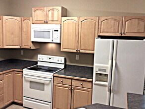 8001 Lakeshore Dr in Garner, NC - Building Photo - Building Photo