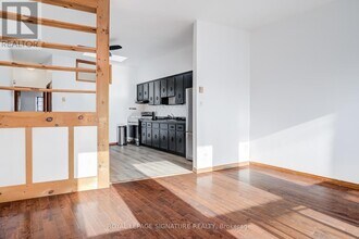 3038 Dundas St W in Toronto, ON - Building Photo - Building Photo