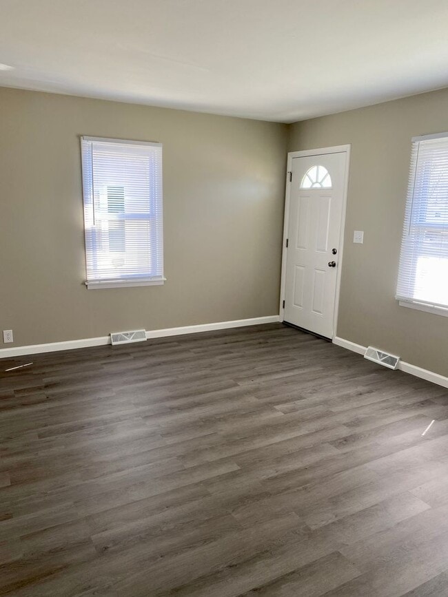 211 W County Rd in Jerseyville, IL - Building Photo - Building Photo