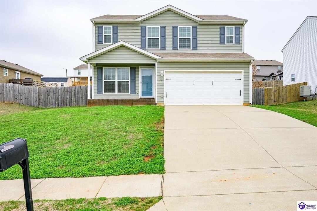 102 Teaberry Ct in Elizabethtown, KY - Building Photo