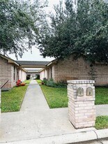 10 South Dr in Pharr, TX - Building Photo