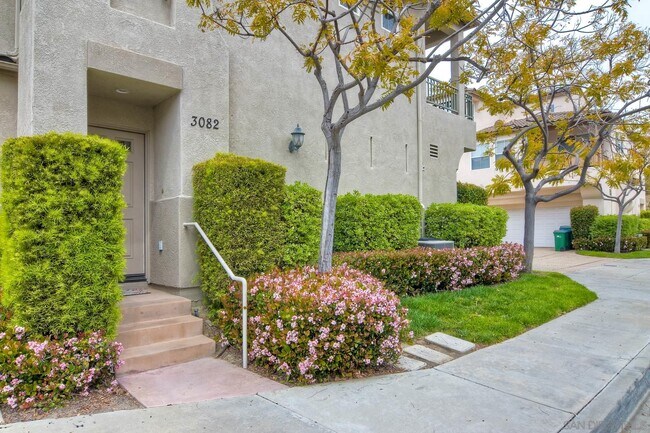 3082 Via Maximo in Carlsbad, CA - Building Photo - Building Photo