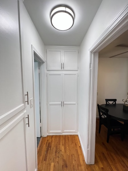 12021 Louise Ave in Los Angeles, CA - Foto de edificio - Building Photo