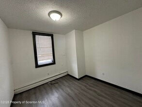 214 Mayock St in Wilkes-Barre, PA - Building Photo - Building Photo