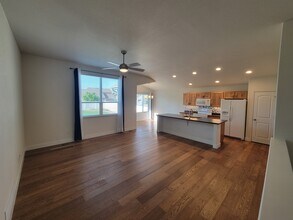 1566 Driftline Dr in Severance, CO - Foto de edificio - Building Photo