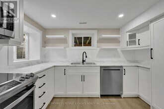 2091 Bridge Rd in Oakville, ON - Building Photo - Building Photo