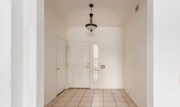 6373 W Irma Ln in Glendale, AZ - Building Photo - Building Photo