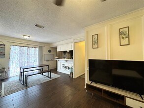 2900 Lovell Dr in Austin, TX - Building Photo - Building Photo