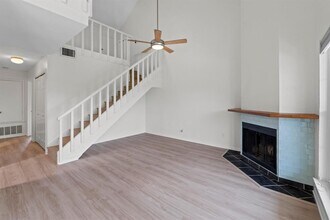 1610 Waterston Ave in Austin, TX - Foto de edificio - Building Photo