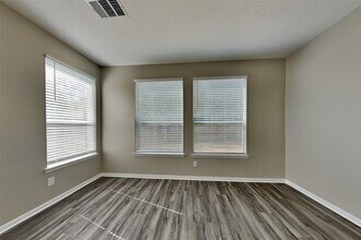 1610 Blossom Creek Ct in Humble, TX - Building Photo - Building Photo
